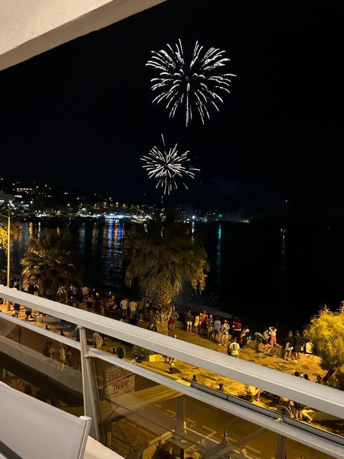 Premium Sea Front Apartment Le Lavandou Esterno foto